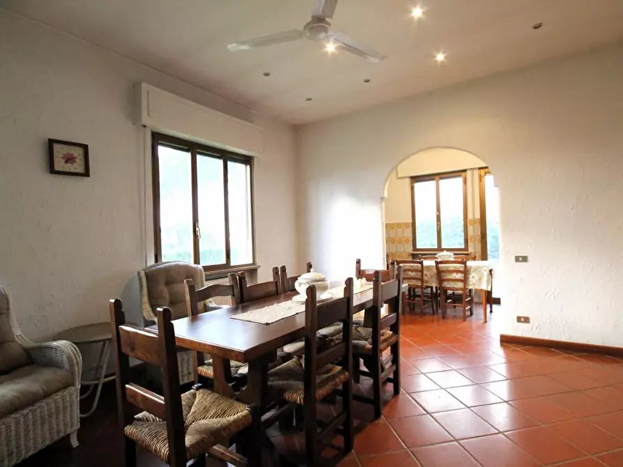 Immagine 26 di Villa in vendita  a Capannori