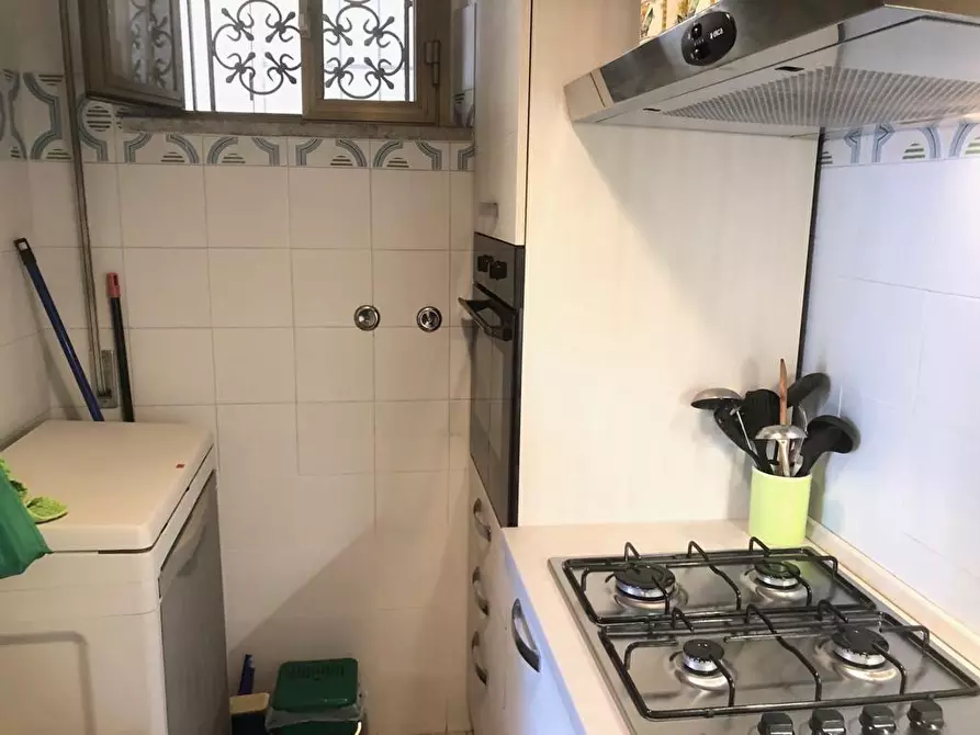 Immagine 4 di Appartamento in vendita  a Massa