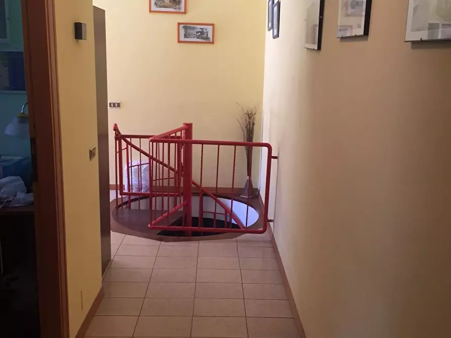 Immagine 6 di Appartamento in vendita  a Massa