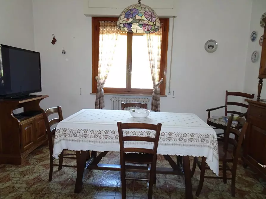 Immagine 2 di Casa bifamiliare in vendita  a Buti