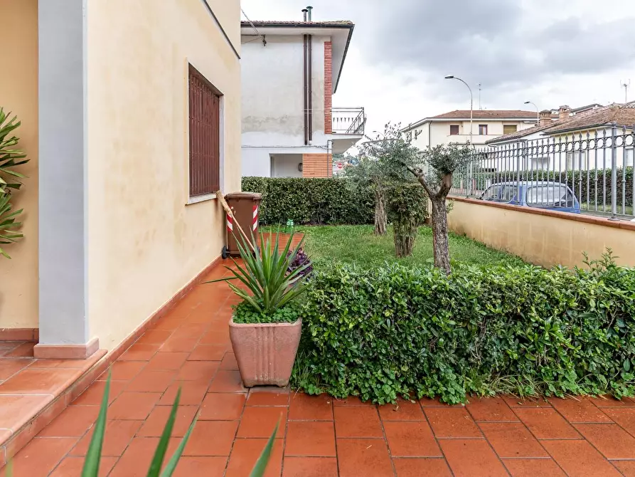 Immagine 36 di Villa in vendita  a Fucecchio