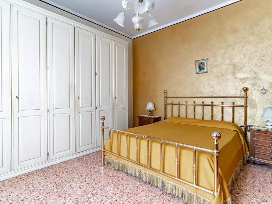 Immagine 29 di Villa in vendita  a Fucecchio