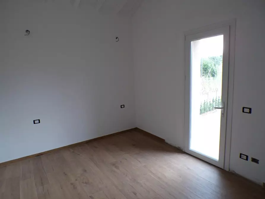 Immagine 34 di Terratetto in vendita  a Cascina