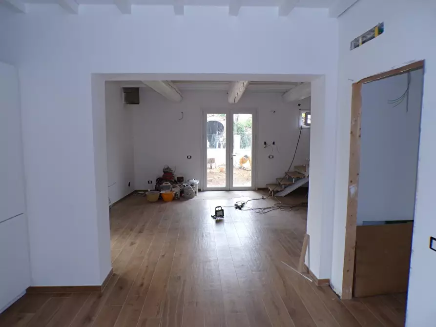 Immagine 30 di Terratetto in vendita  a Cascina