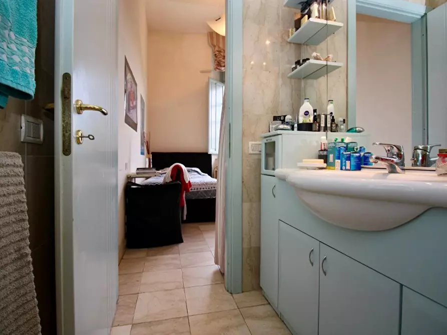 Immagine 22 di Appartamento in vendita  a Pisa