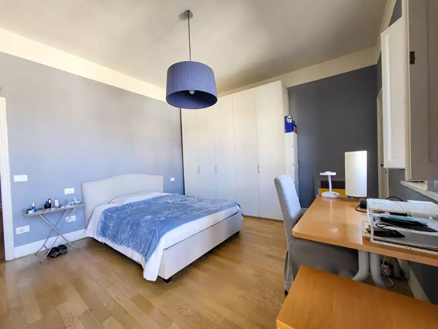 Immagine 16 di Appartamento in vendita  a Lucca