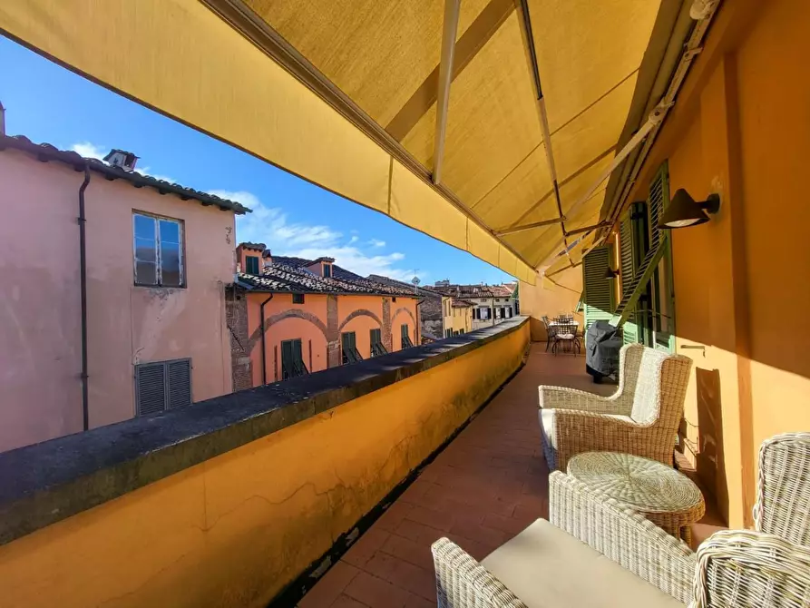 Immagine 18 di Appartamento in vendita  a Lucca