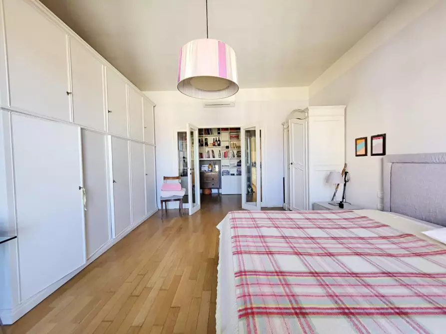 Immagine 14 di Appartamento in vendita  a Lucca