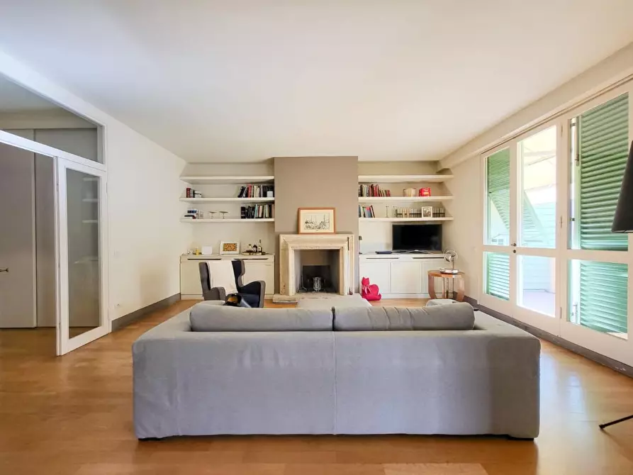 Immagine 5 di Appartamento in vendita  a Lucca