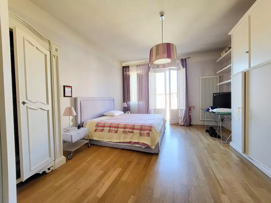 Immagine 12 di Appartamento in vendita  a Lucca