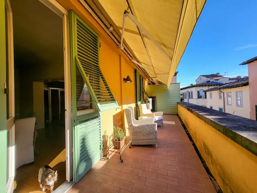 Immagine 17 di Appartamento in vendita  a Lucca