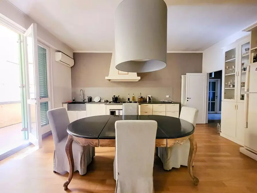 Immagine 8 di Appartamento in vendita  a Lucca