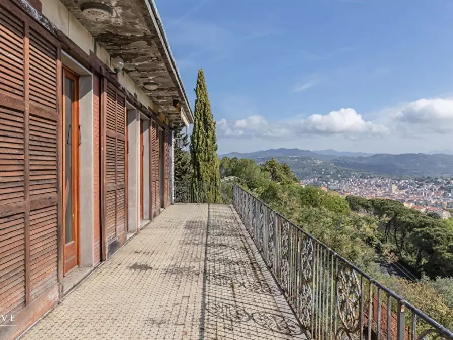 Immagine 10 di Villa in vendita  a La Spezia