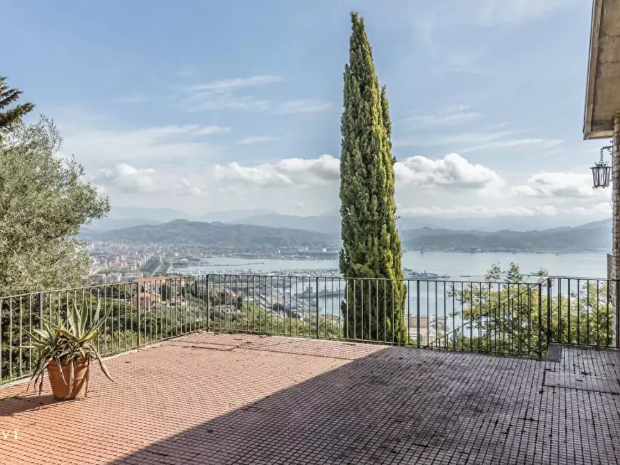 Immagine 25 di Villa in vendita  a La Spezia