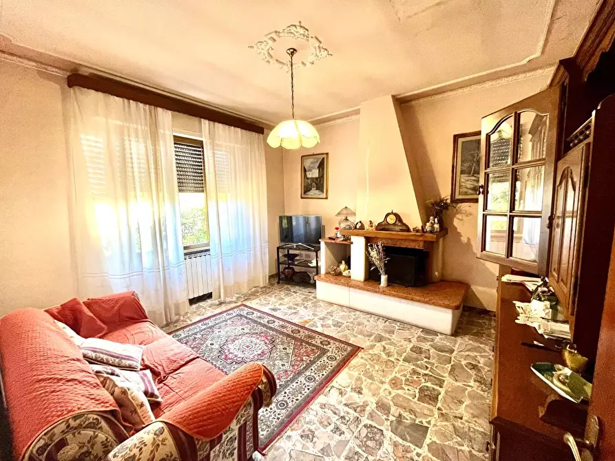 Immagine 3 di Villa in vendita  a Montopoli In Val D'arno