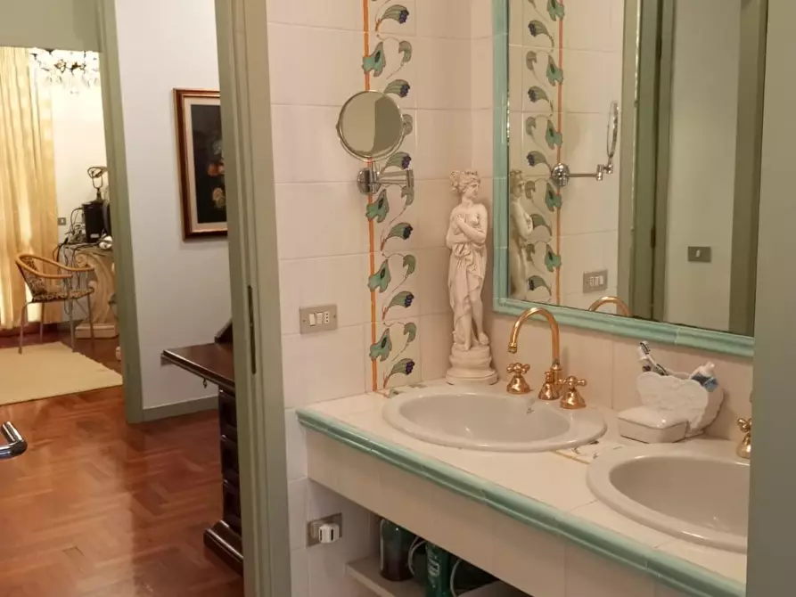 Immagine 25 di Appartamento in vendita  a Santa Croce Sull'arno