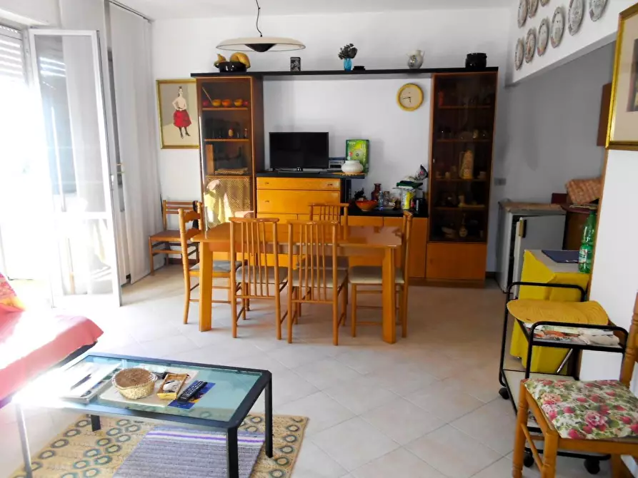 Immagine 2 di Appartamento in vendita  a Carrara