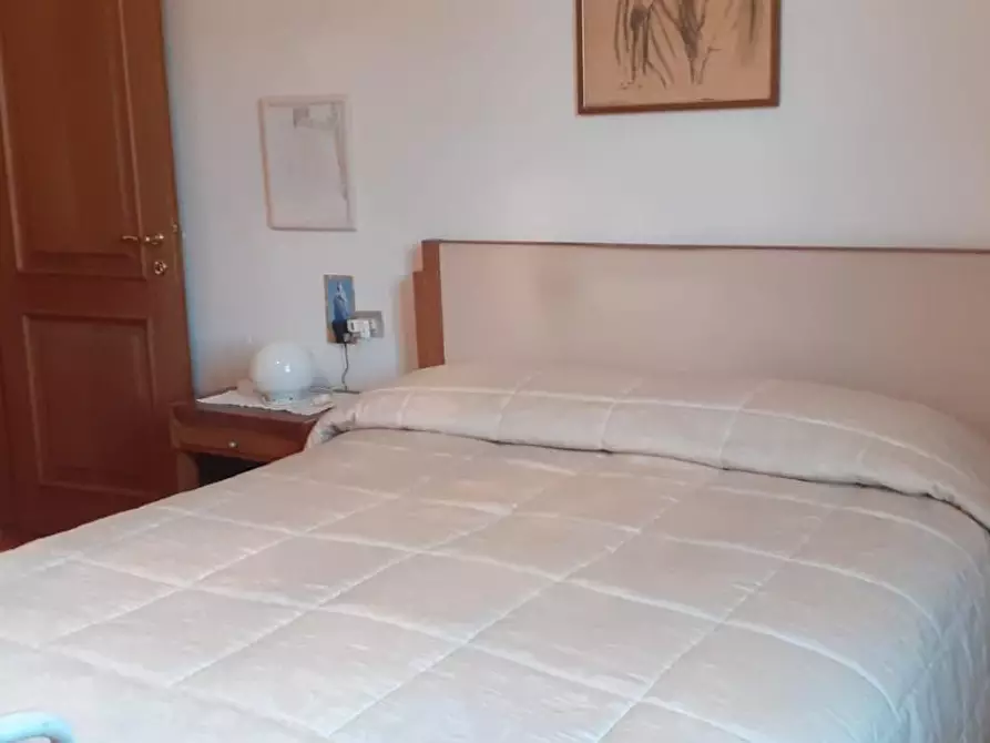 Immagine 14 di Casa indipendente in vendita  a Massa