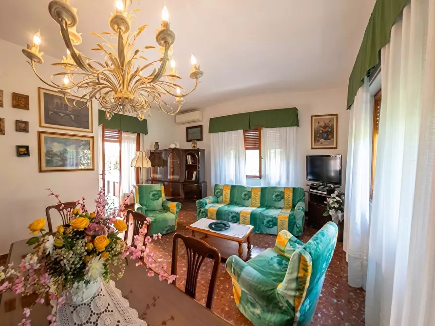Immagine 9 di Villa in vendita  a Forte Dei Marmi
