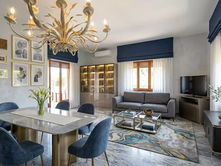 Immagine 10 di Villa in vendita  a Forte Dei Marmi