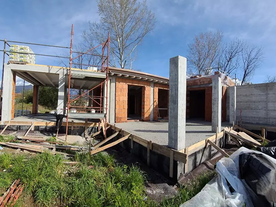 Immagine 22 di Villa in vendita  a Pietrasanta