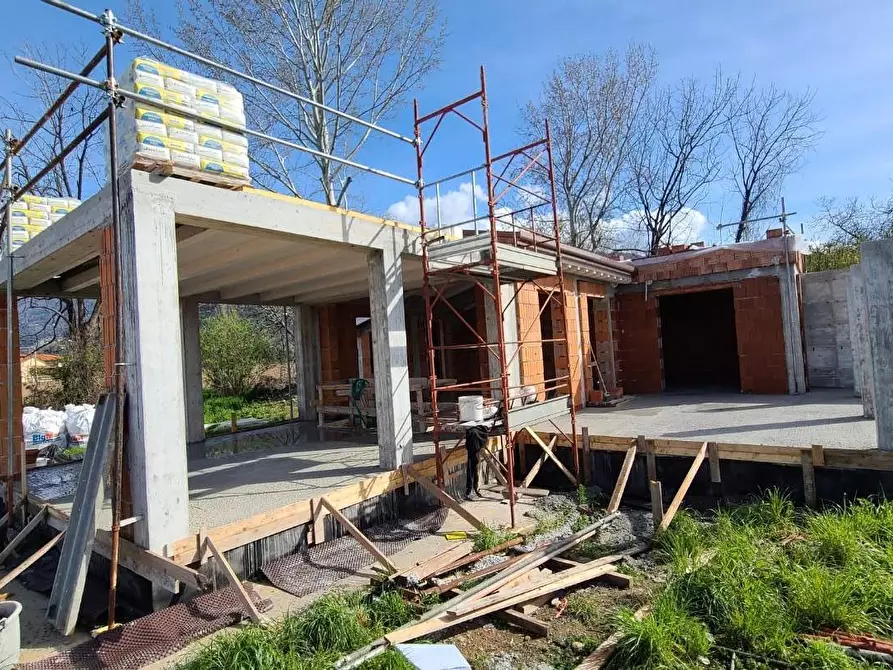 Immagine 12 di Villa in vendita  a Pietrasanta