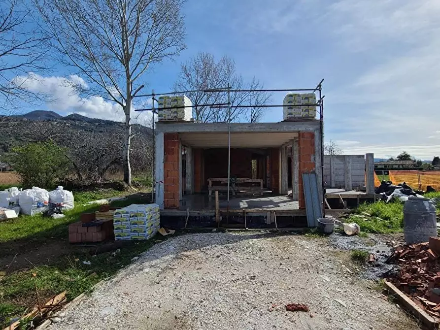 Immagine 11 di Villa in vendita  a Pietrasanta