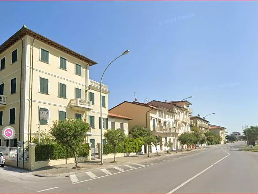 Immagine 2 di Appartamento in vendita  a Pietrasanta