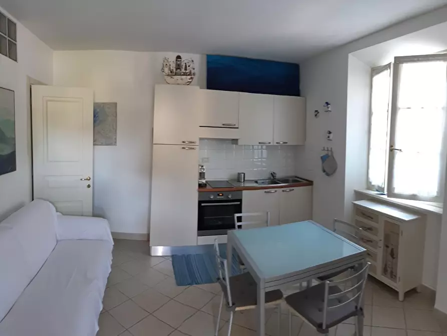 Immagine 10 di Appartamento in vendita  a Pietrasanta