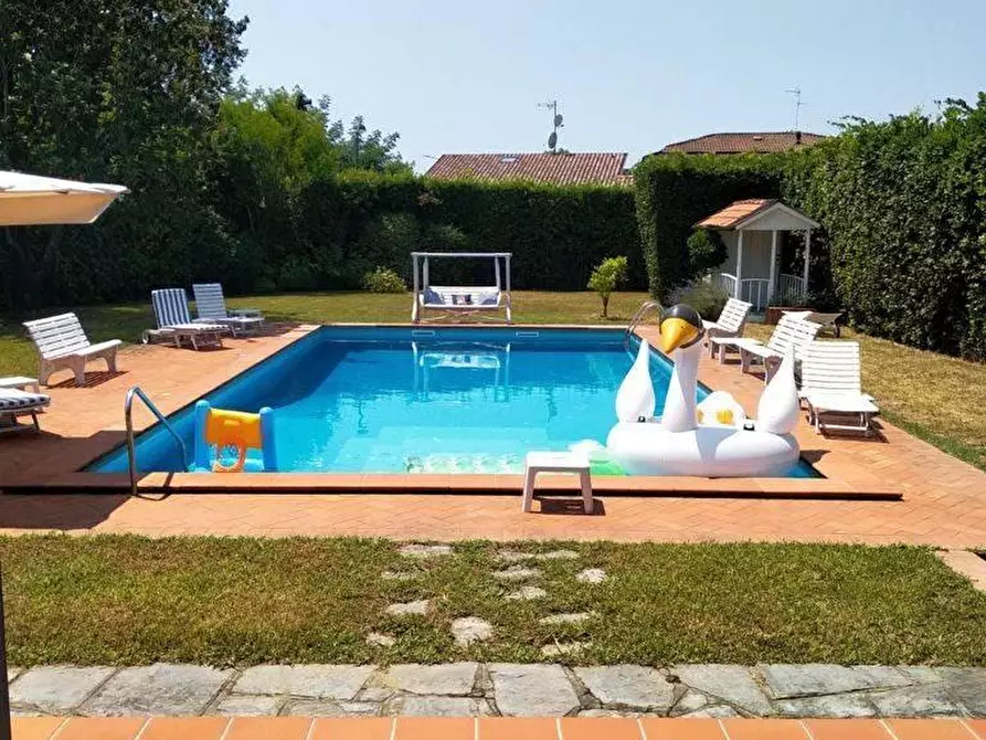 Immagine 37 di Villa in affitto  a Forte Dei Marmi