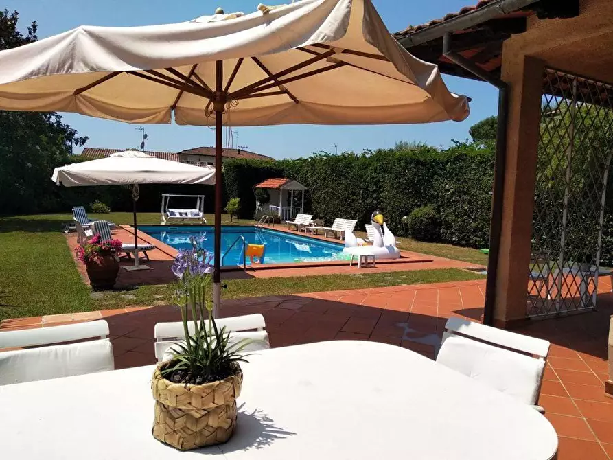 Immagine 36 di Villa in affitto  a Forte Dei Marmi