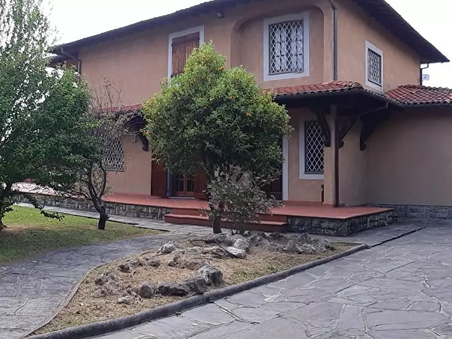 Immagine 10 di Villa in affitto  a Forte Dei Marmi