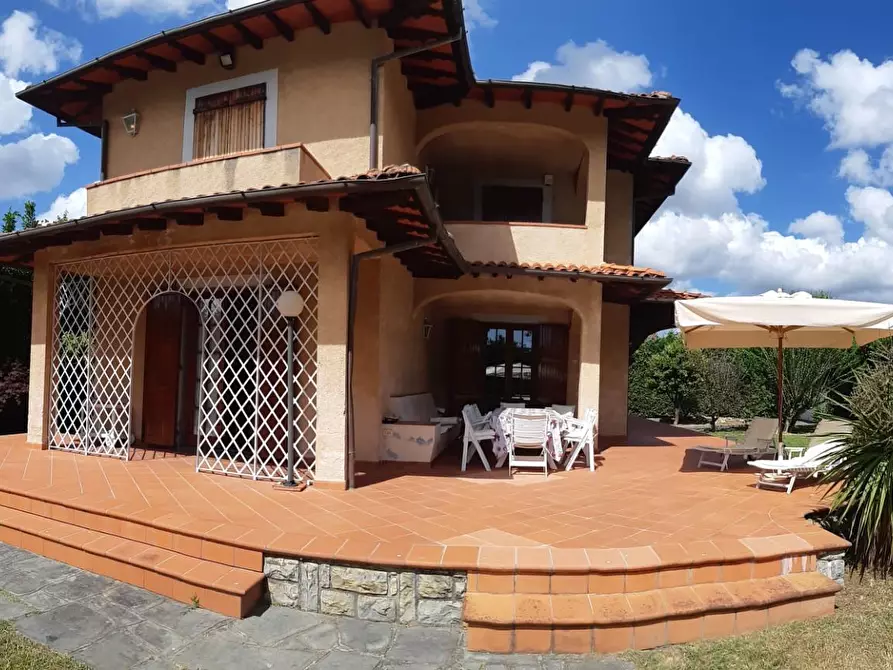 Immagine 3 di Villa in affitto  a Forte Dei Marmi