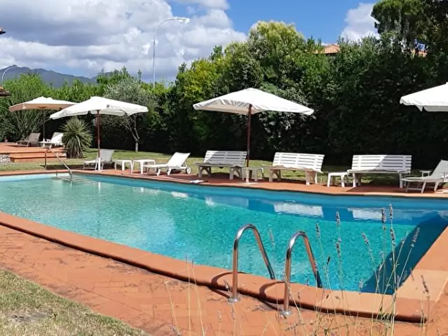 Immagine 5 di Villa in affitto  a Forte Dei Marmi