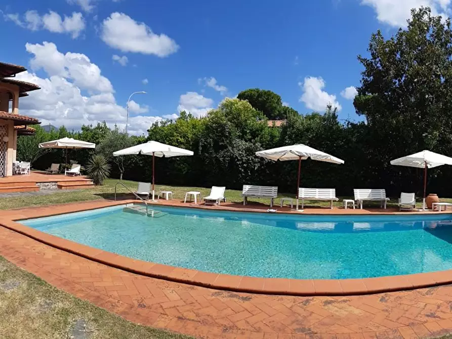 Immagine 6 di Villa in affitto  a Forte Dei Marmi