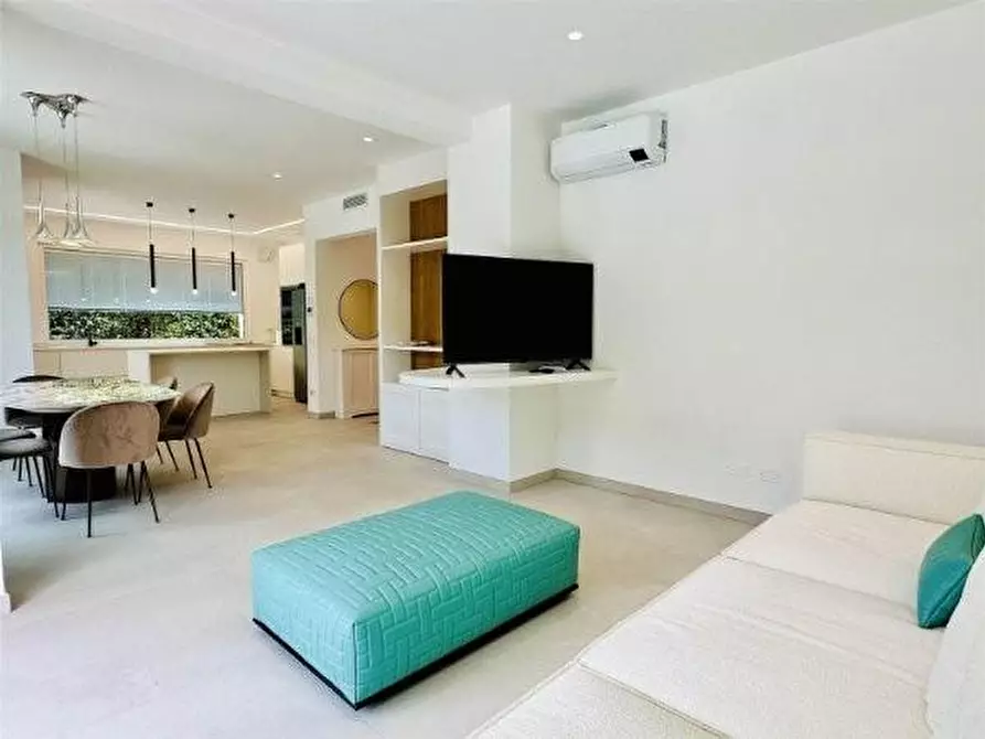 Immagine 12 di Villa in affitto  a Pietrasanta