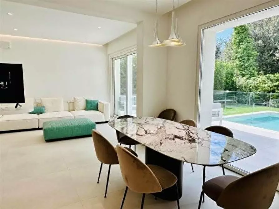 Immagine 17 di Villa in affitto  a Pietrasanta