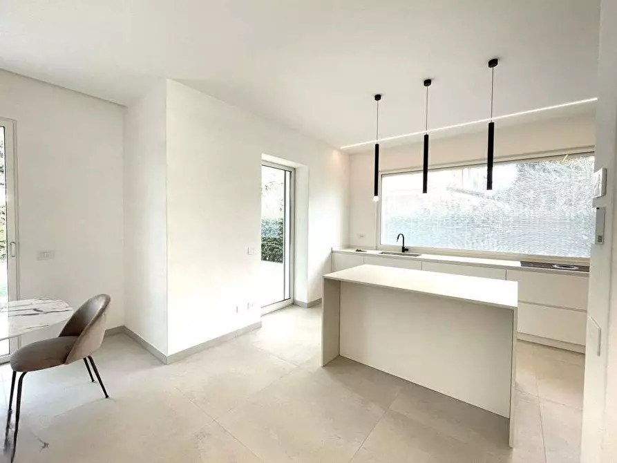 Immagine 27 di Villa in affitto  a Pietrasanta