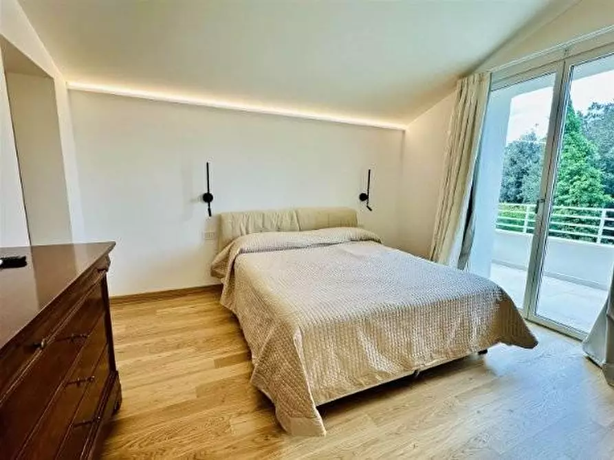 Immagine 35 di Villa in affitto  a Pietrasanta