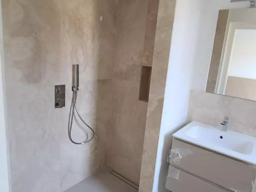 Immagine 43 di Villa in affitto  a Pietrasanta