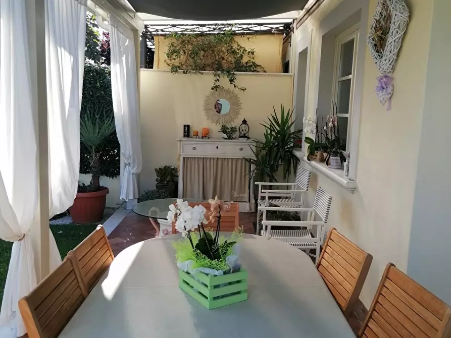 Immagine 12 di Casa bifamiliare in affitto  a Pietrasanta