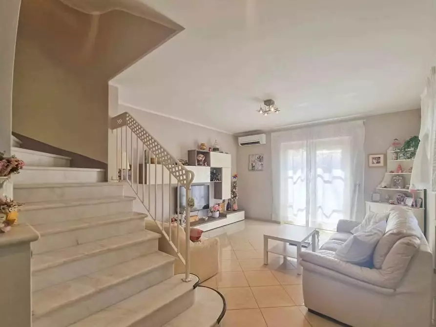 Immagine 16 di Casa bifamiliare in affitto  a Pietrasanta