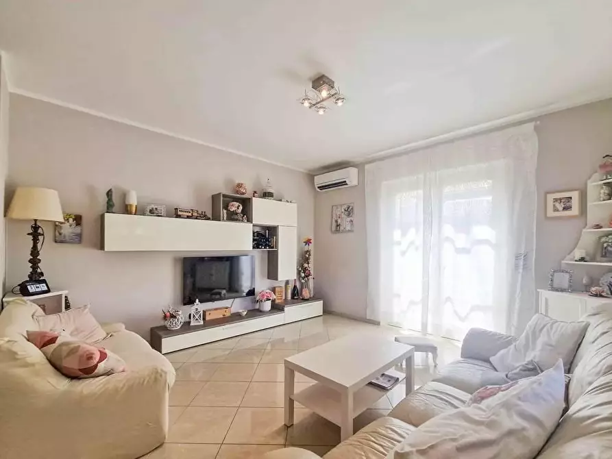 Immagine 18 di Casa bifamiliare in affitto  a Pietrasanta