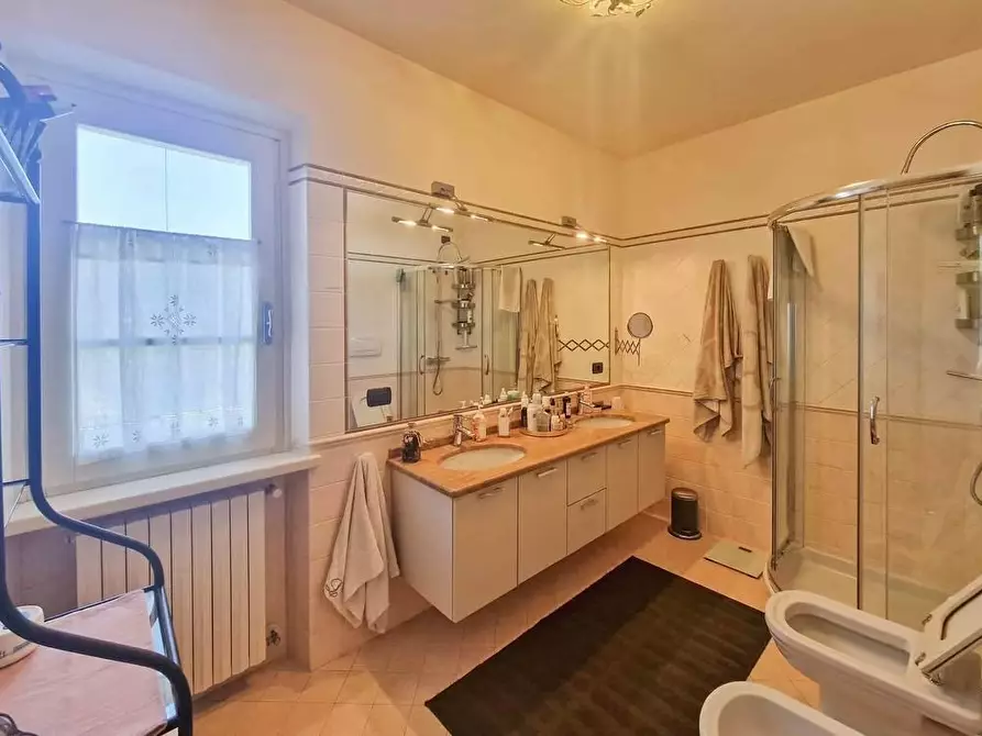 Immagine 36 di Casa bifamiliare in affitto  a Pietrasanta