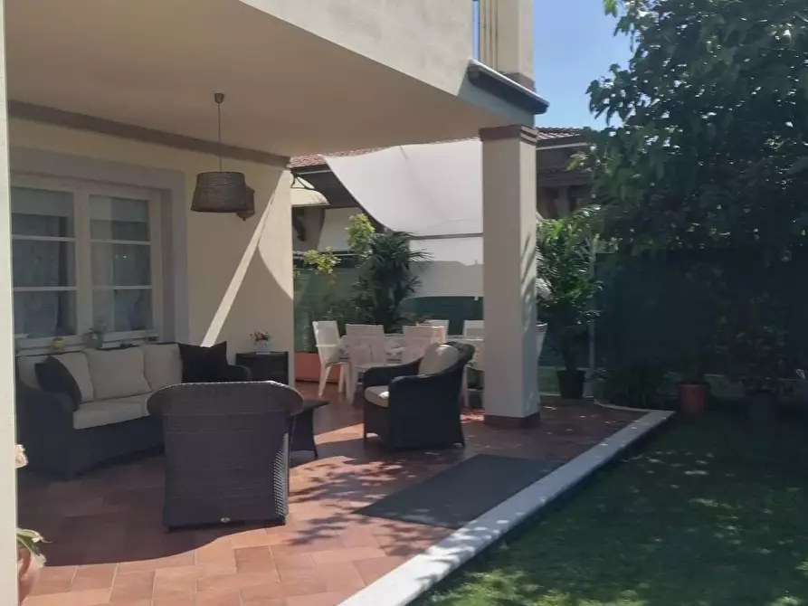 Immagine 5 di Casa bifamiliare in affitto  a Pietrasanta