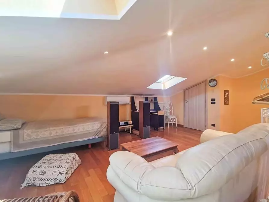 Immagine 33 di Casa bifamiliare in affitto  a Pietrasanta