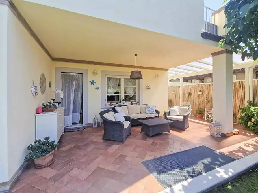 Immagine 6 di Casa bifamiliare in affitto  a Pietrasanta