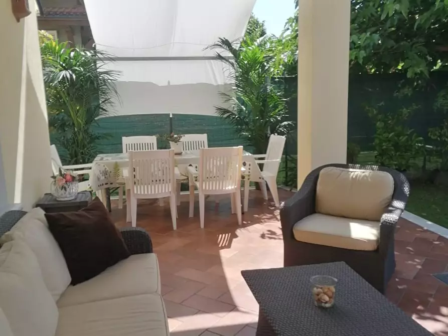 Immagine 8 di Casa bifamiliare in affitto  a Pietrasanta