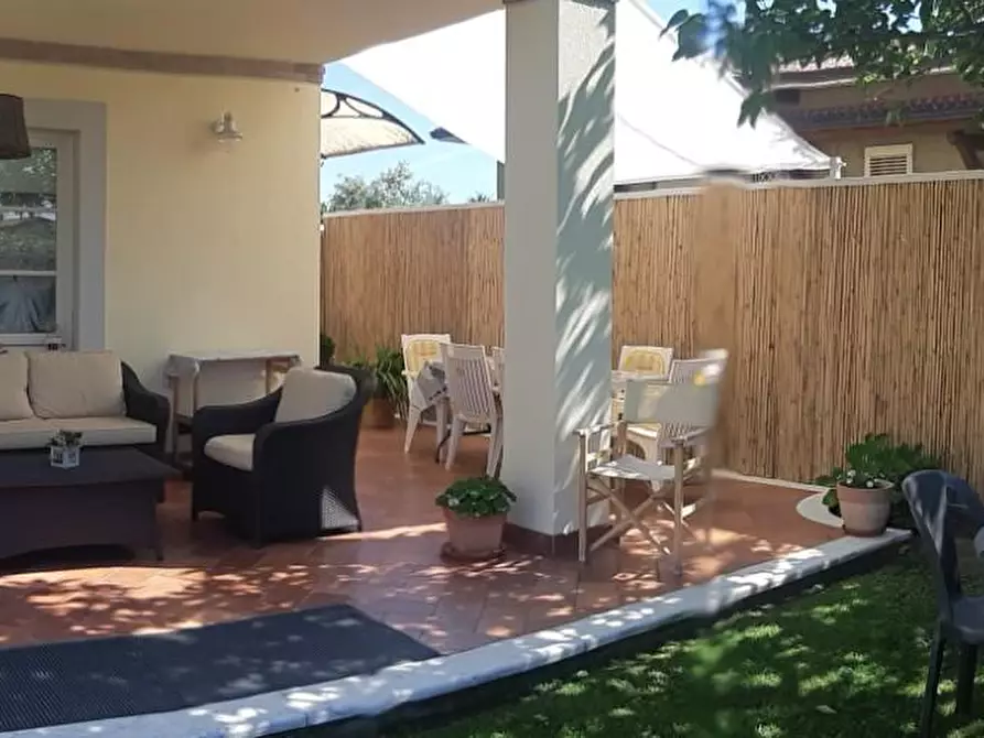 Immagine 3 di Casa bifamiliare in affitto  a Pietrasanta