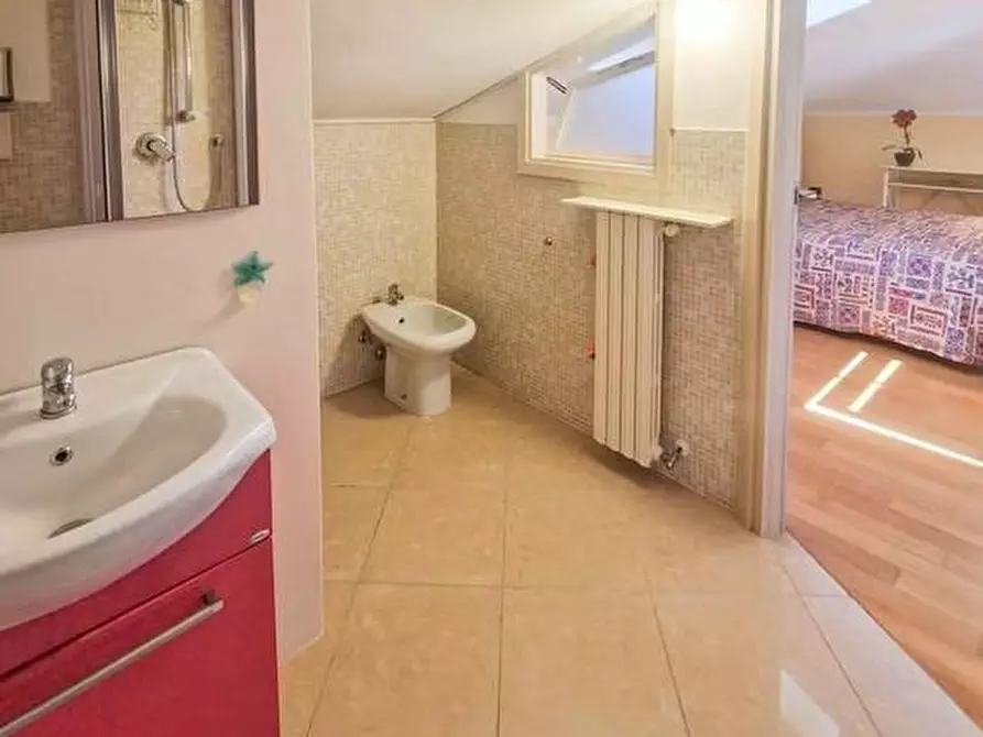 Immagine 39 di Casa bifamiliare in affitto  a Pietrasanta